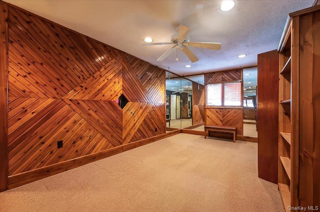 Photo of 253 Blacksmith Road S