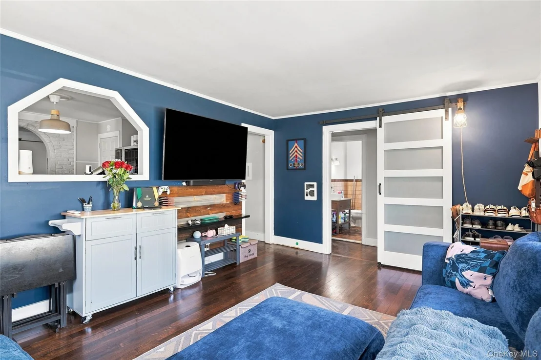Photo of 18 Underhill Avenue