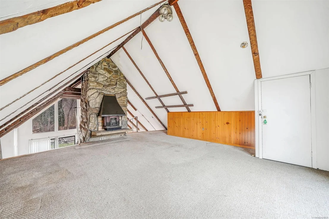 Photo of 32 Deer Path Road