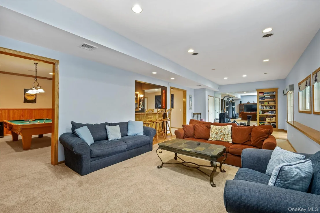 Photo of 20 Parkview Circle