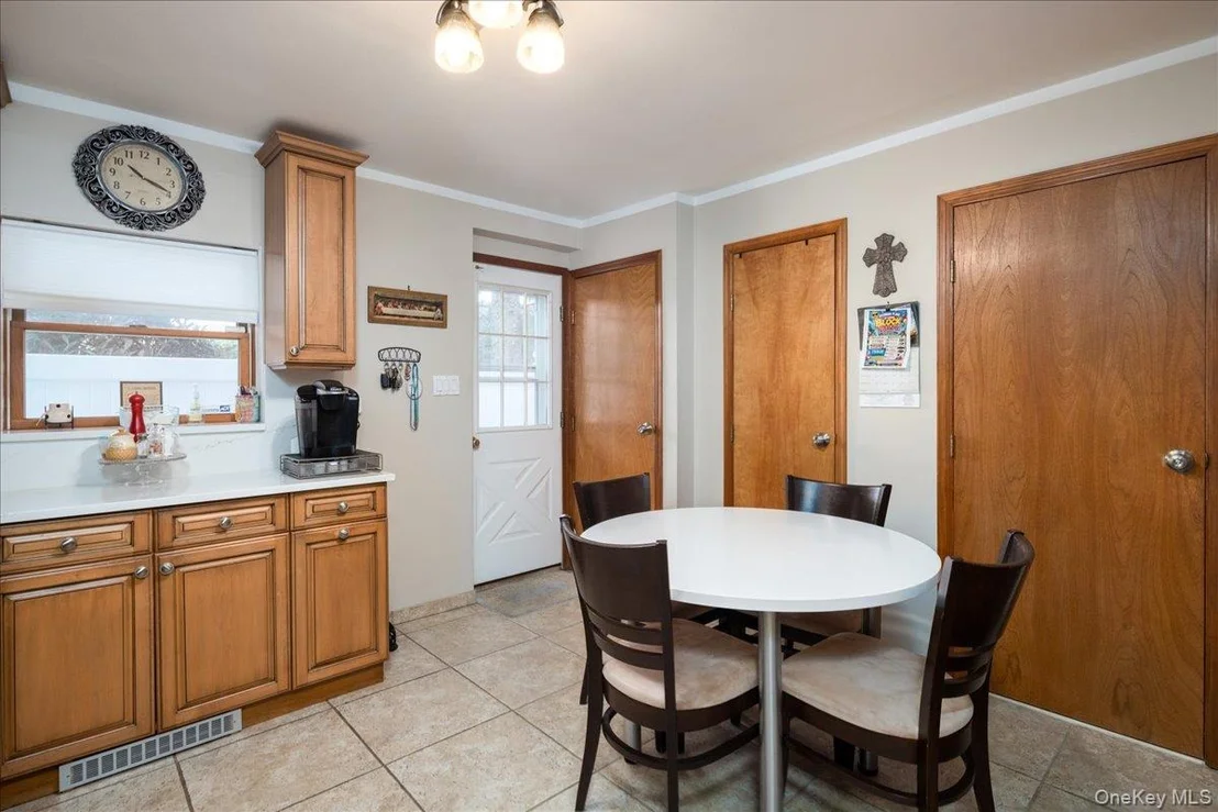 Photo of 242 Seidman Place