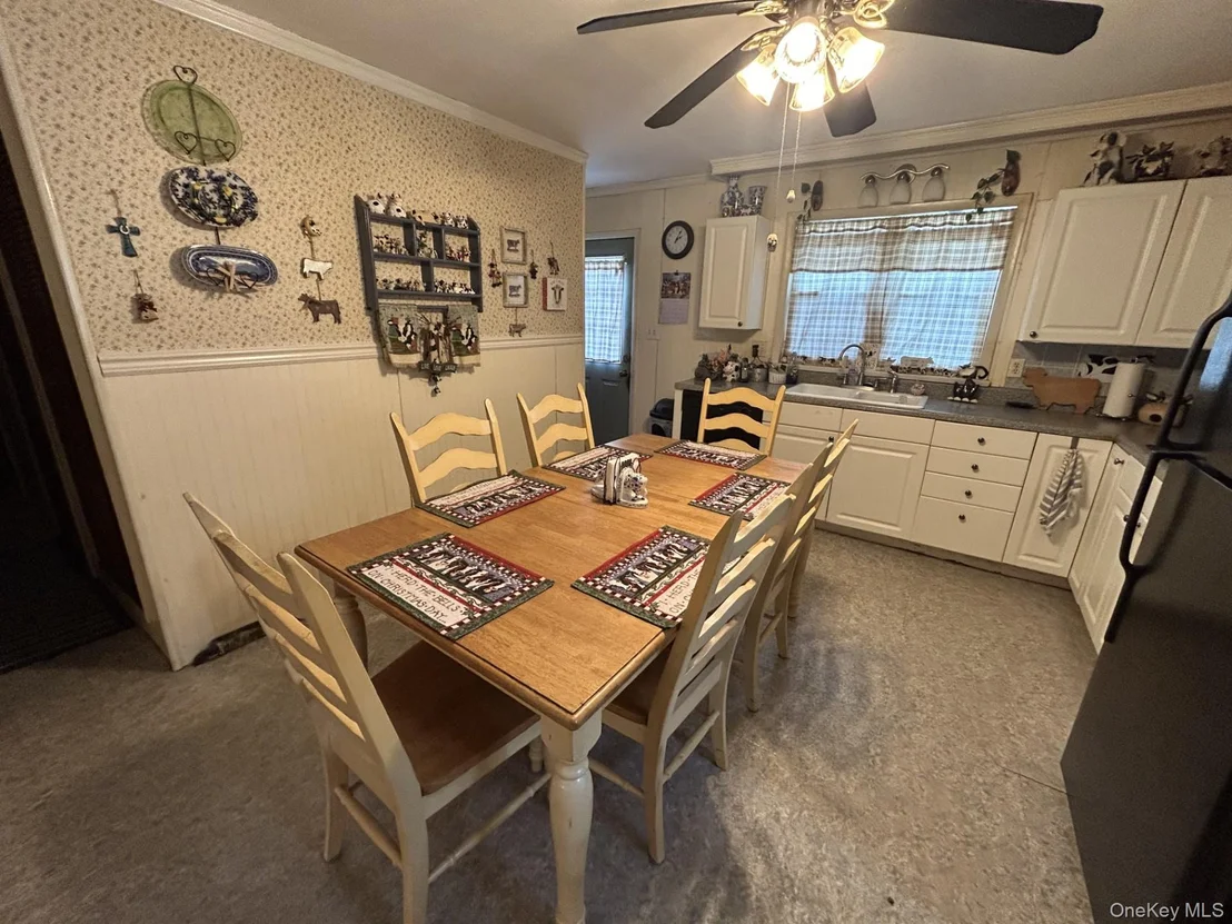 Photo of 220 Larch Lane