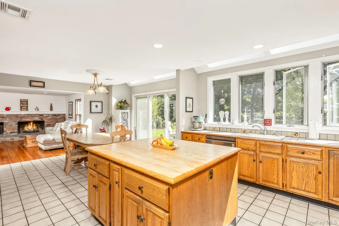 Photo of 41 Astor Avenue