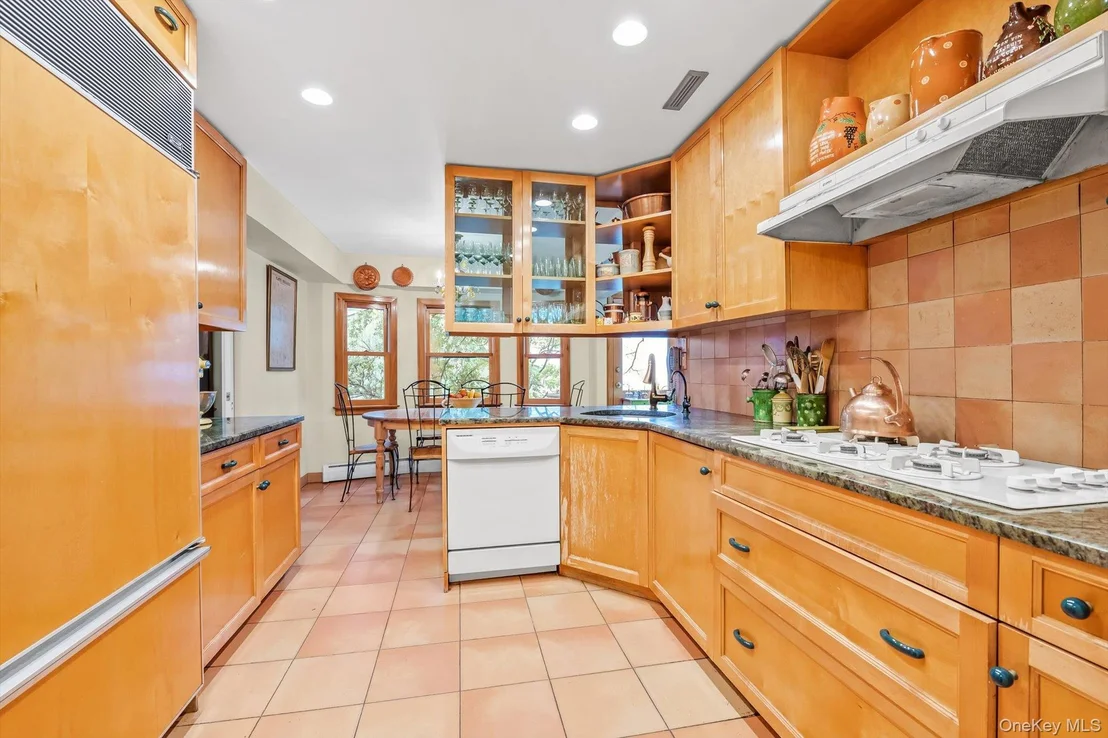 Photo of 740 Kearny Drive