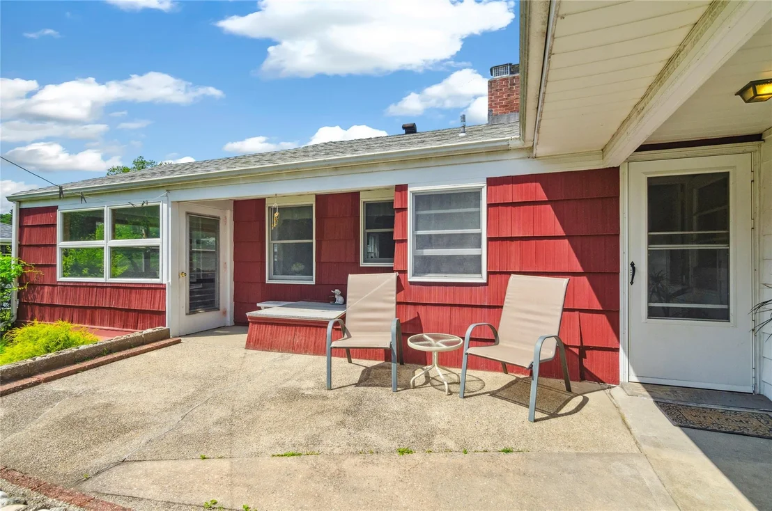 Photo of 16 Colonial Drive