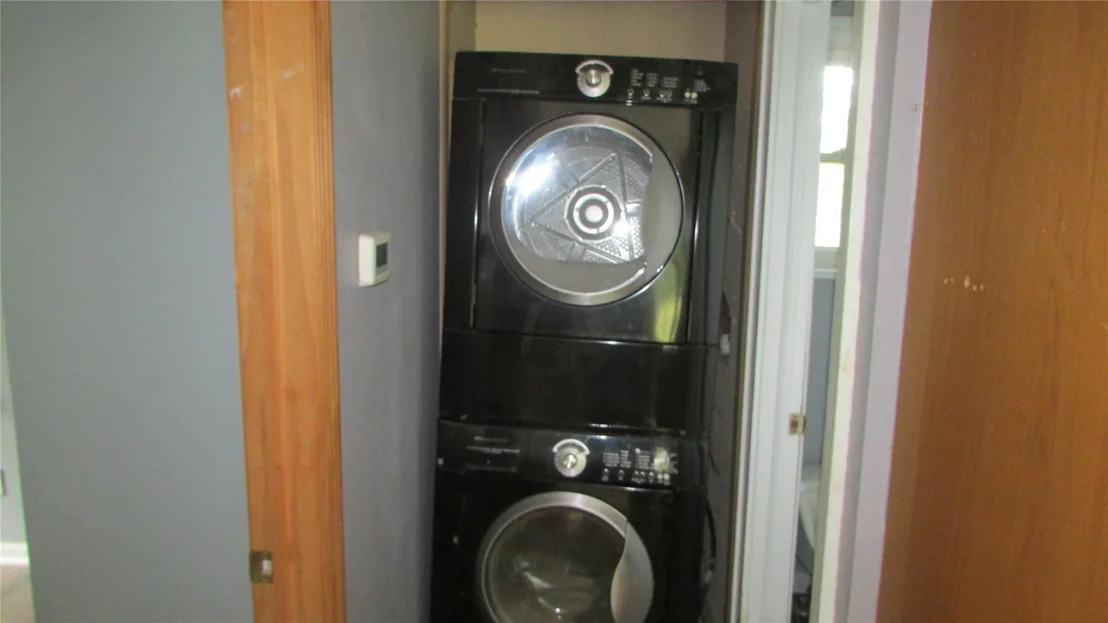 Photo of 231 Lakeview Road