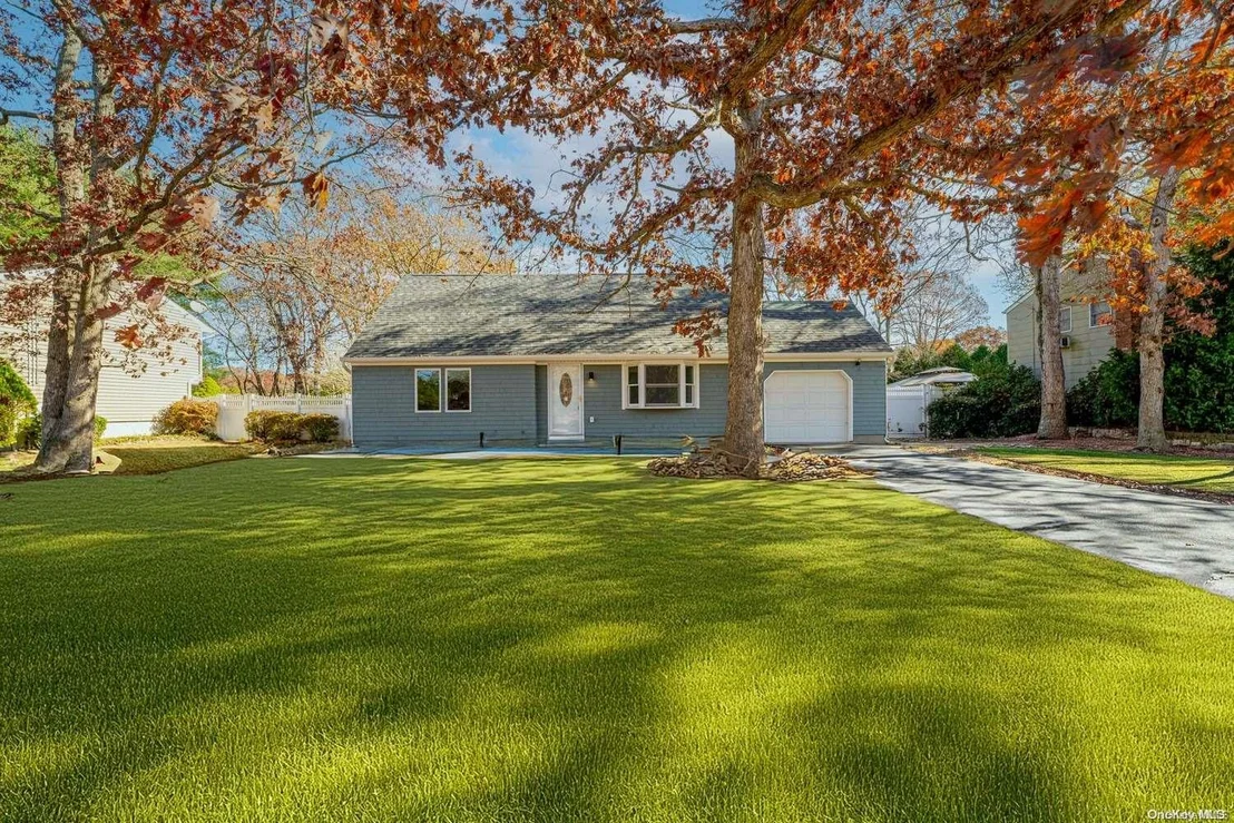 Photo of 19 Cedar Ridge Drive