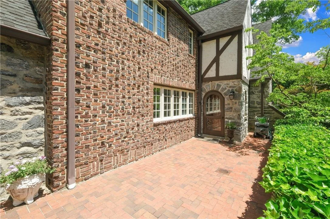 Photo of 8 Ridgewood Drive