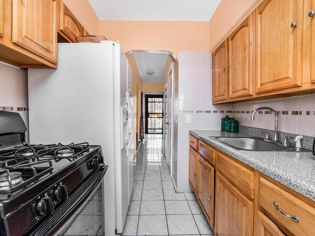 Photo of 1462 Arnow Avenue