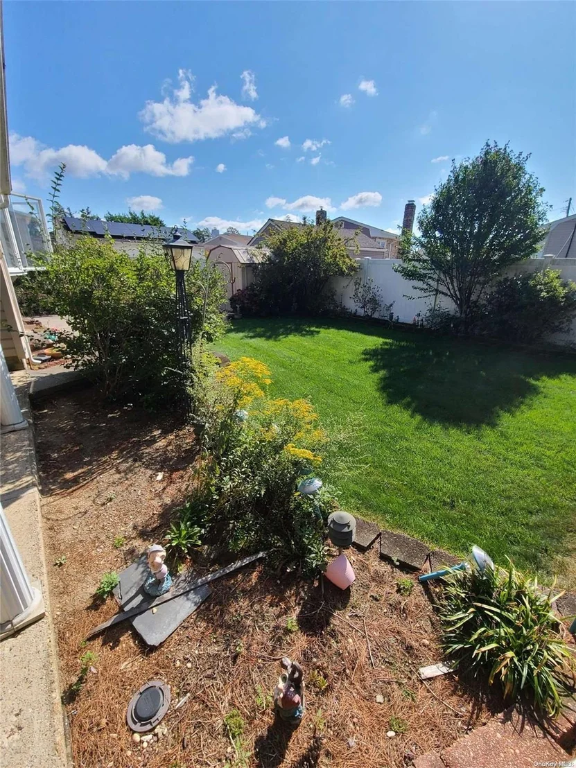 Photo of 407 Herzel Boulevard