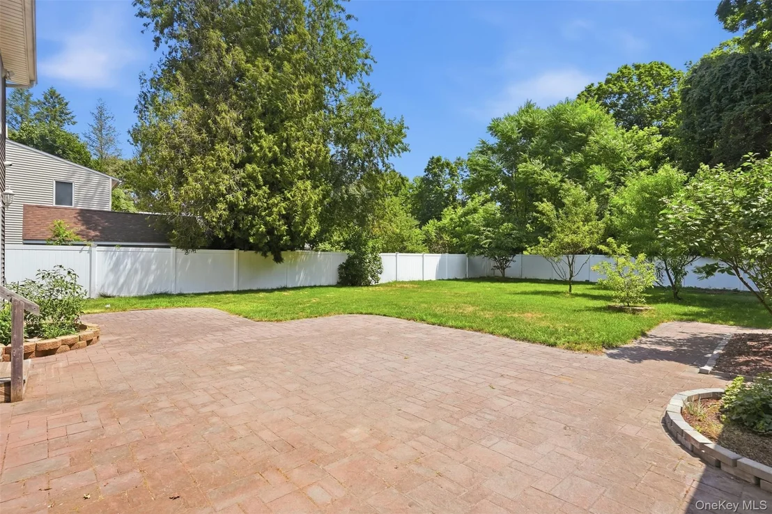 Photo of 10 Henmond Boulevard