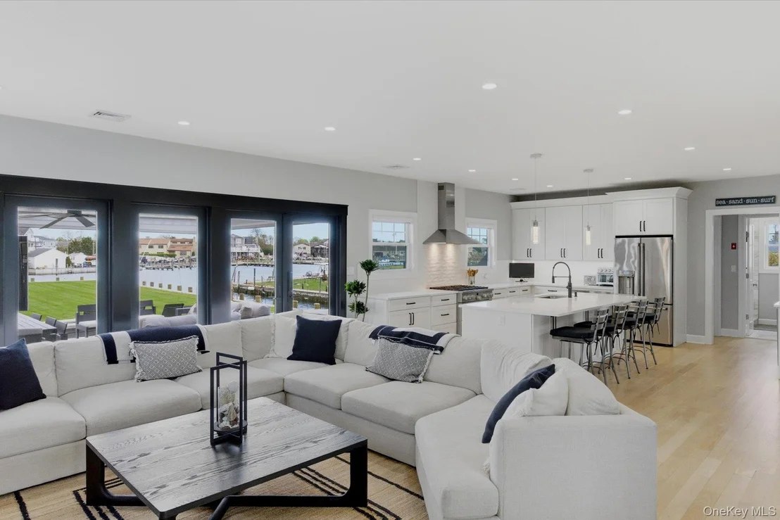Photo of 240 Clocks Boulevard