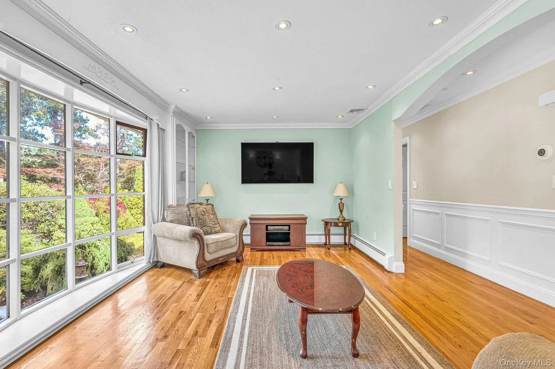 Photo of 6 Wyandanch Boulevard