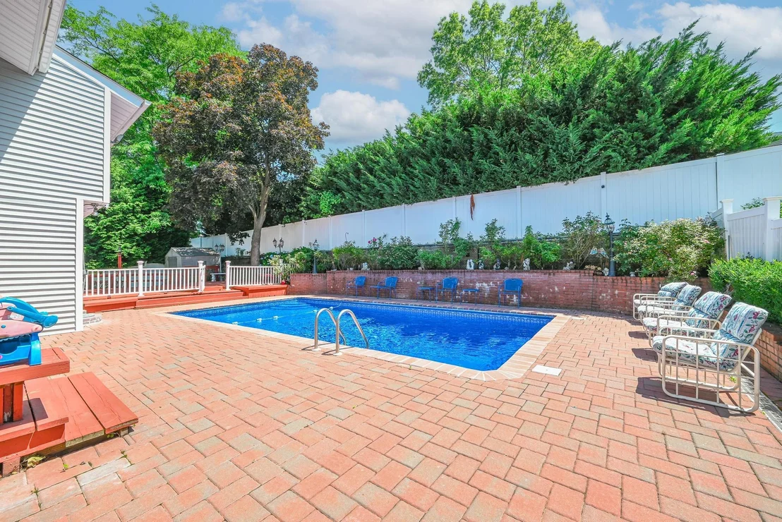 Photo of 239 Walnut Road