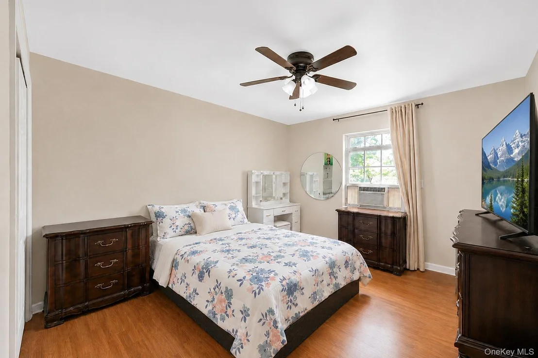 Photo of 71 Barton Avenue