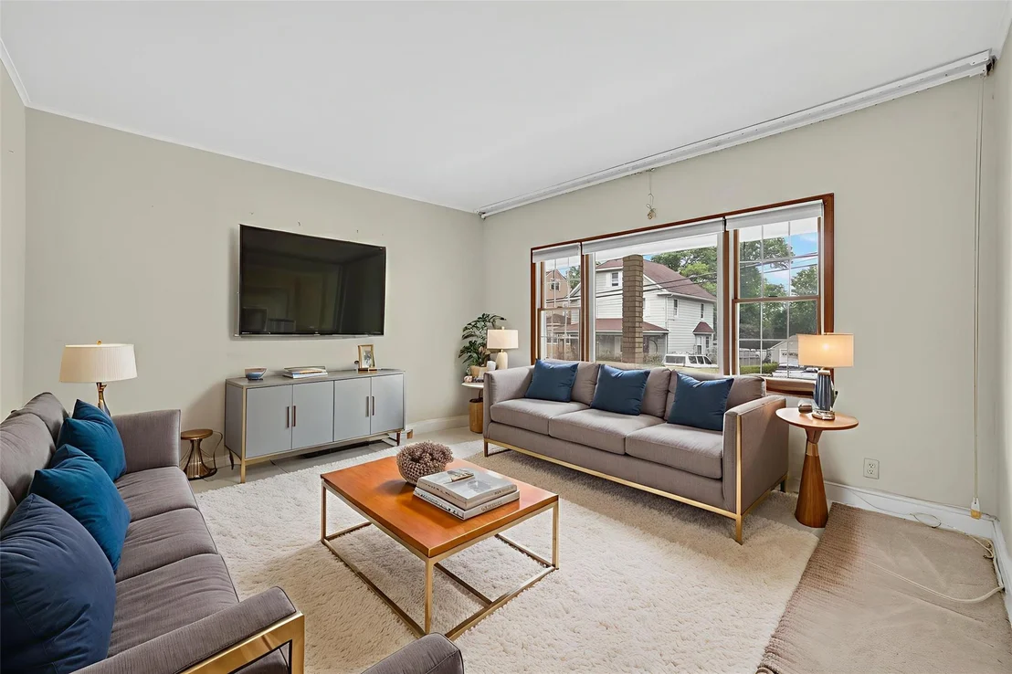 Photo of 31 Maple Avenue