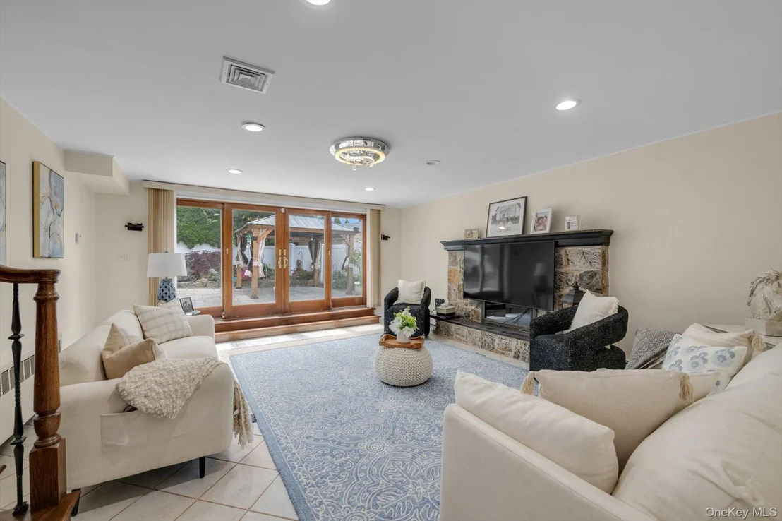 Photo of 98 Belmont Circle