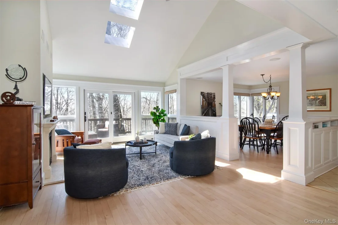 Photo of 153 Fieldpoint Drive