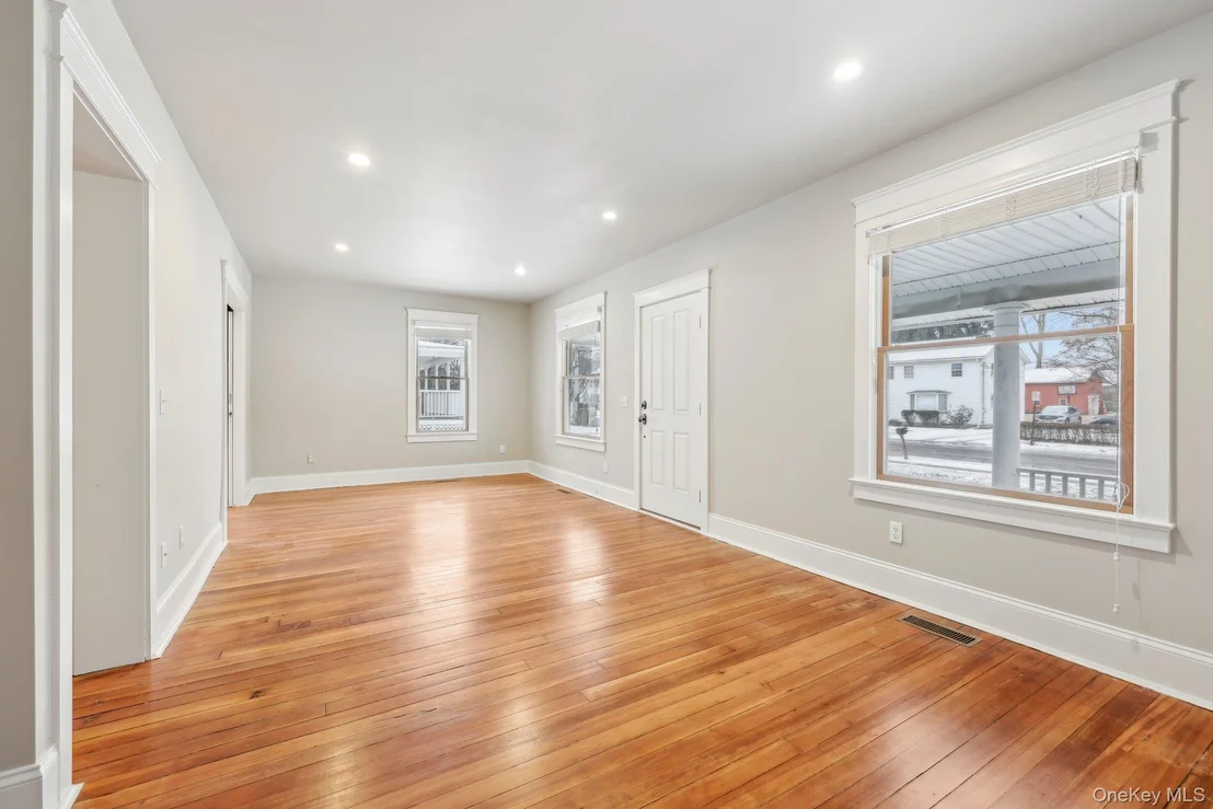 Photo of 125 Smith Avenue