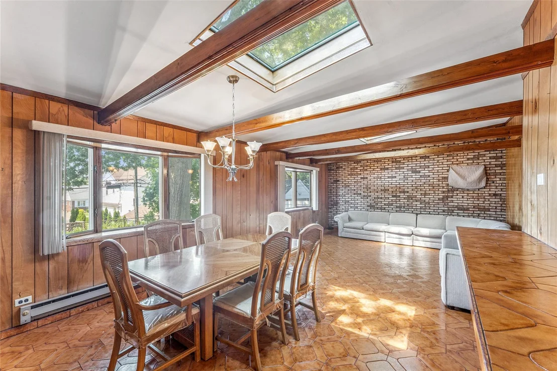 Photo of 248 Cushing Avenue