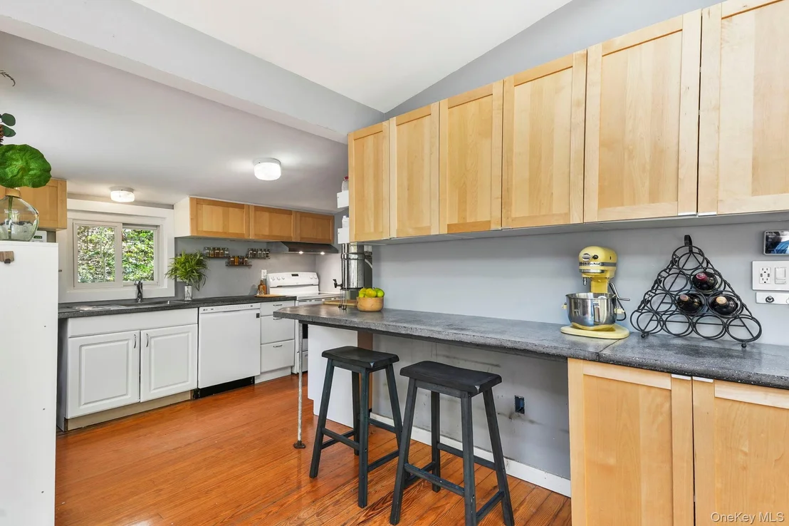 Photo of 44 Tompkins Road