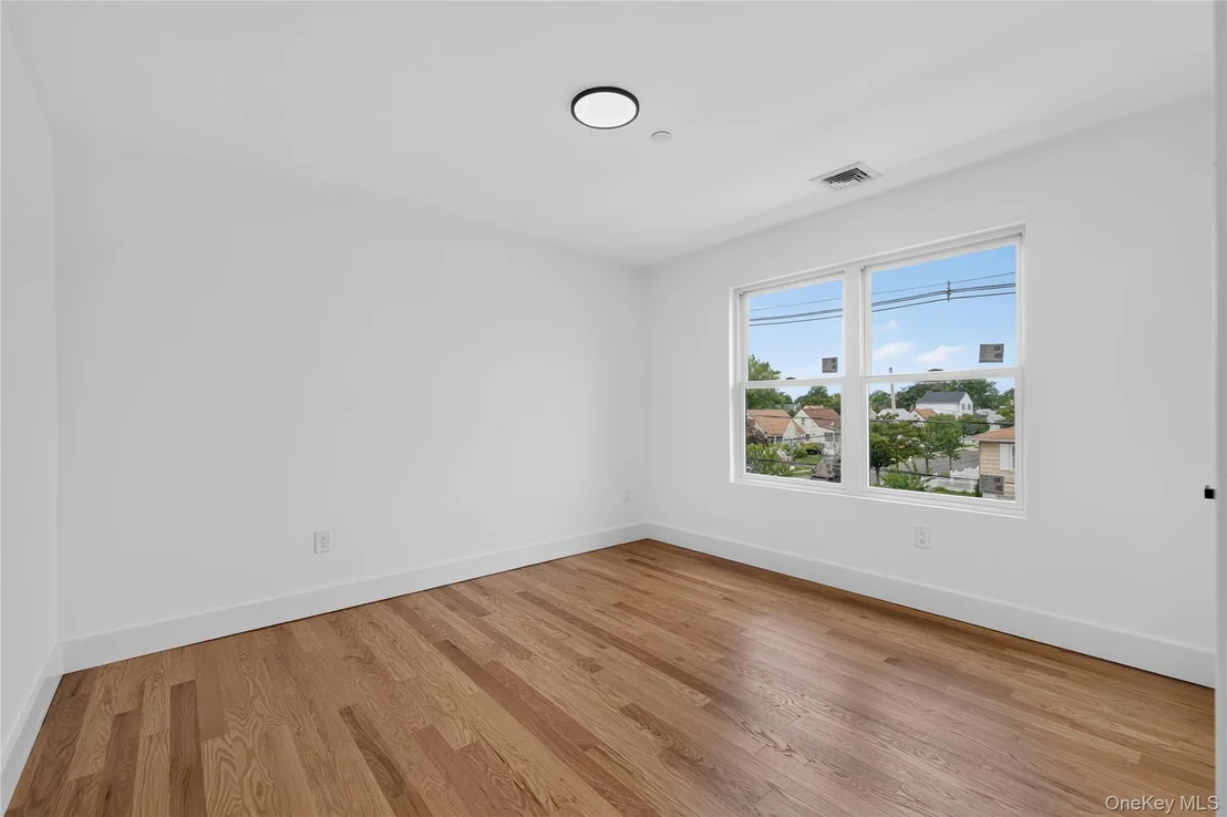Photo of 265 Roosevelt Avenue