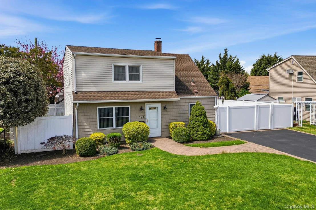 Photo of 124 Saddle Lane