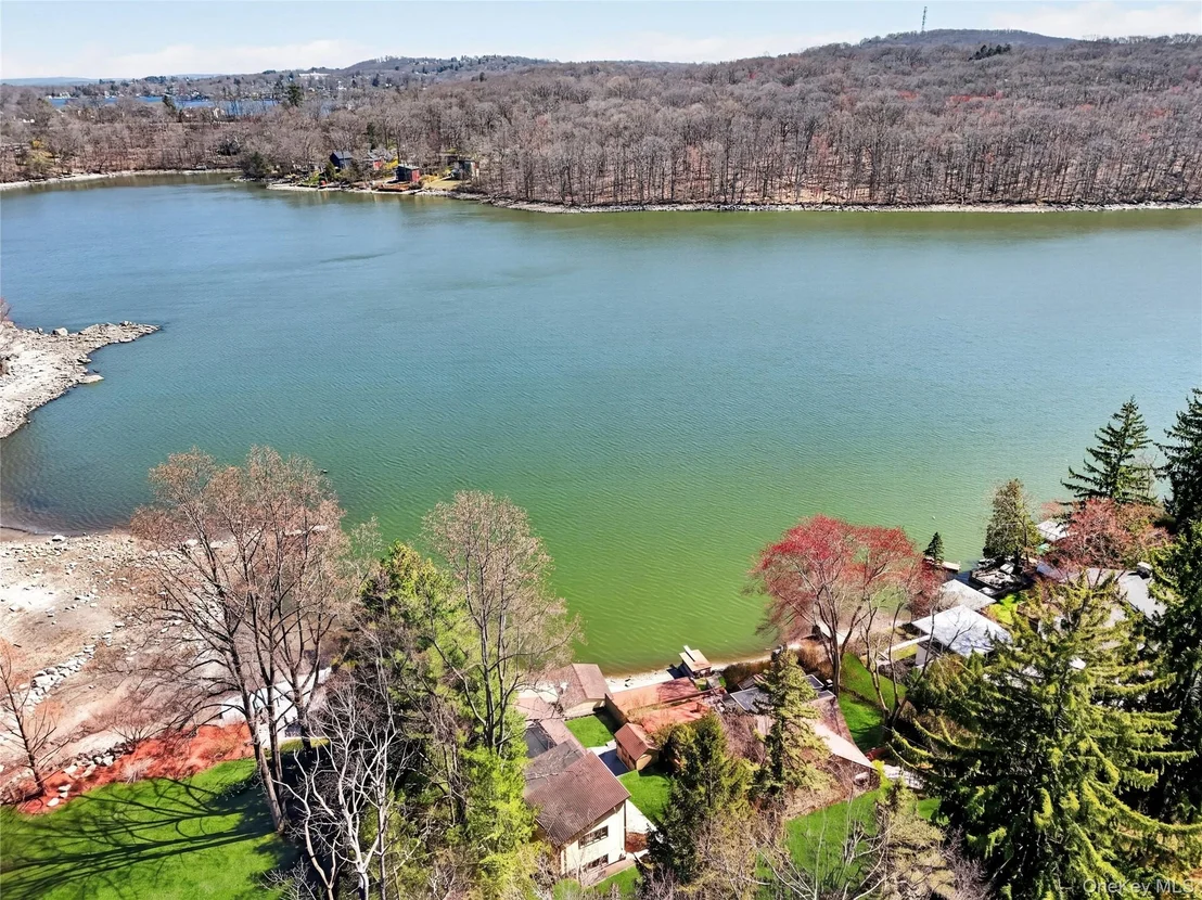 Photo of 3 Lakeside Road