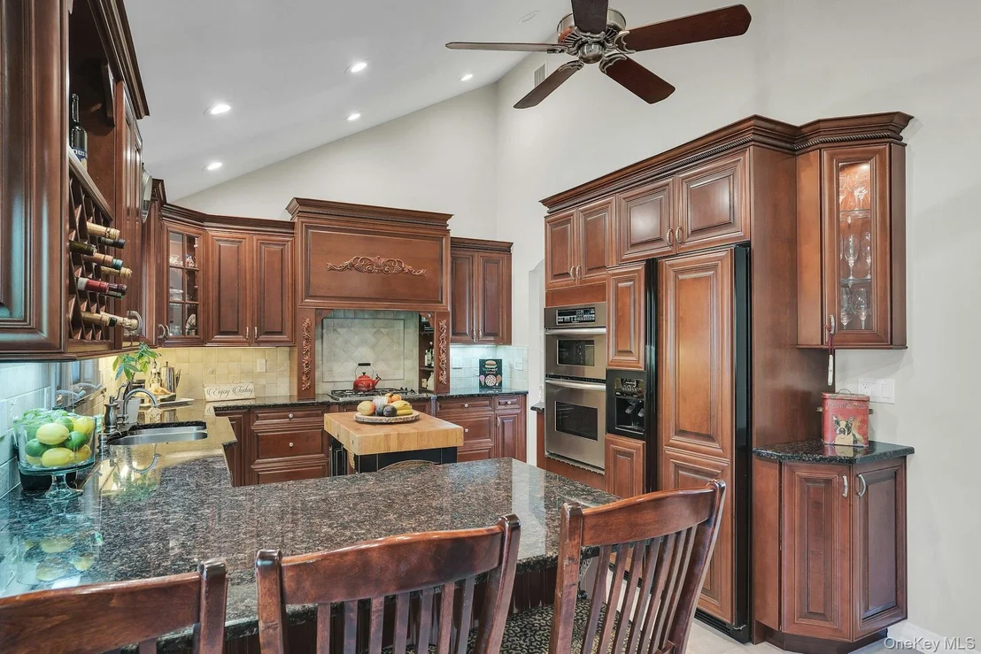 Photo of 101 Hayrick Lane