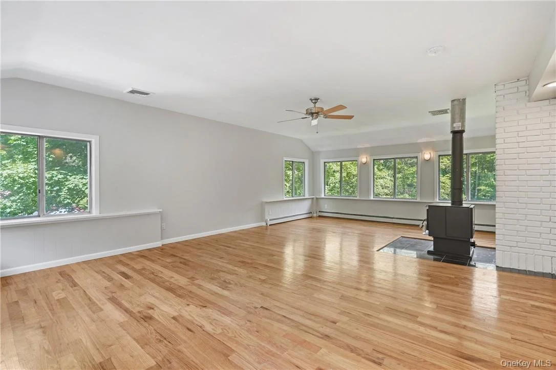 Photo of 448 Sprout Brook Road