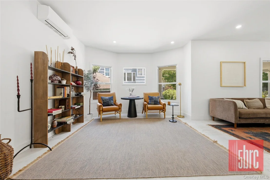 Photo of 1205 Beverley Road