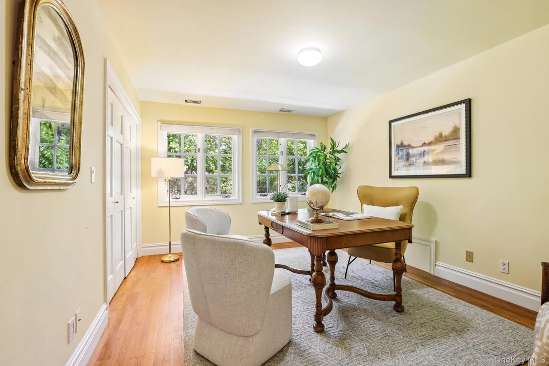 Photo of 90 Greenhaven Road