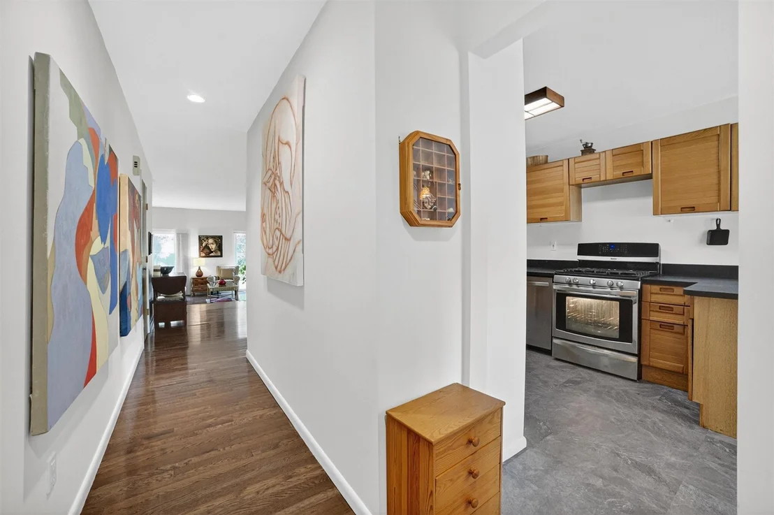 Photo of 32 Spring Pond Drive