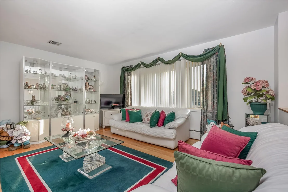 Photo of 287 Cedar Avenue