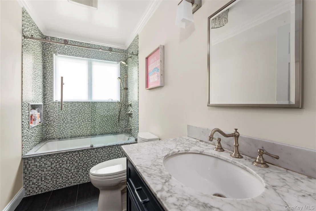 Photo of 15496 Riverside Drive