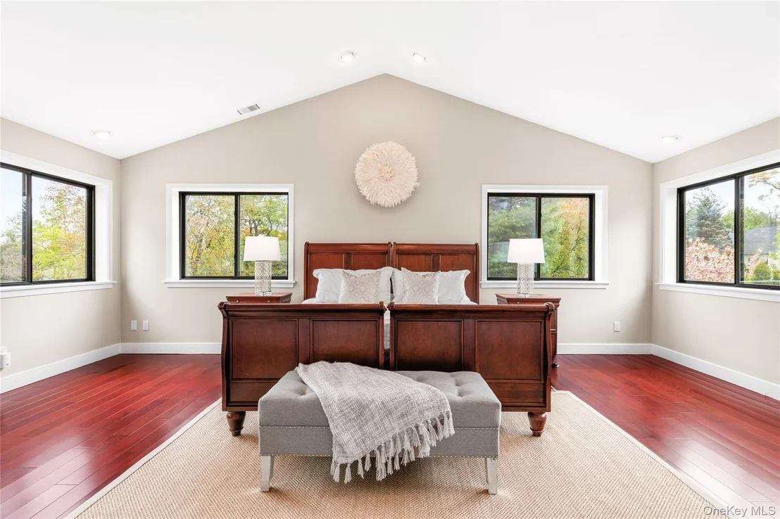 Photo of 3 Lakeside Drive