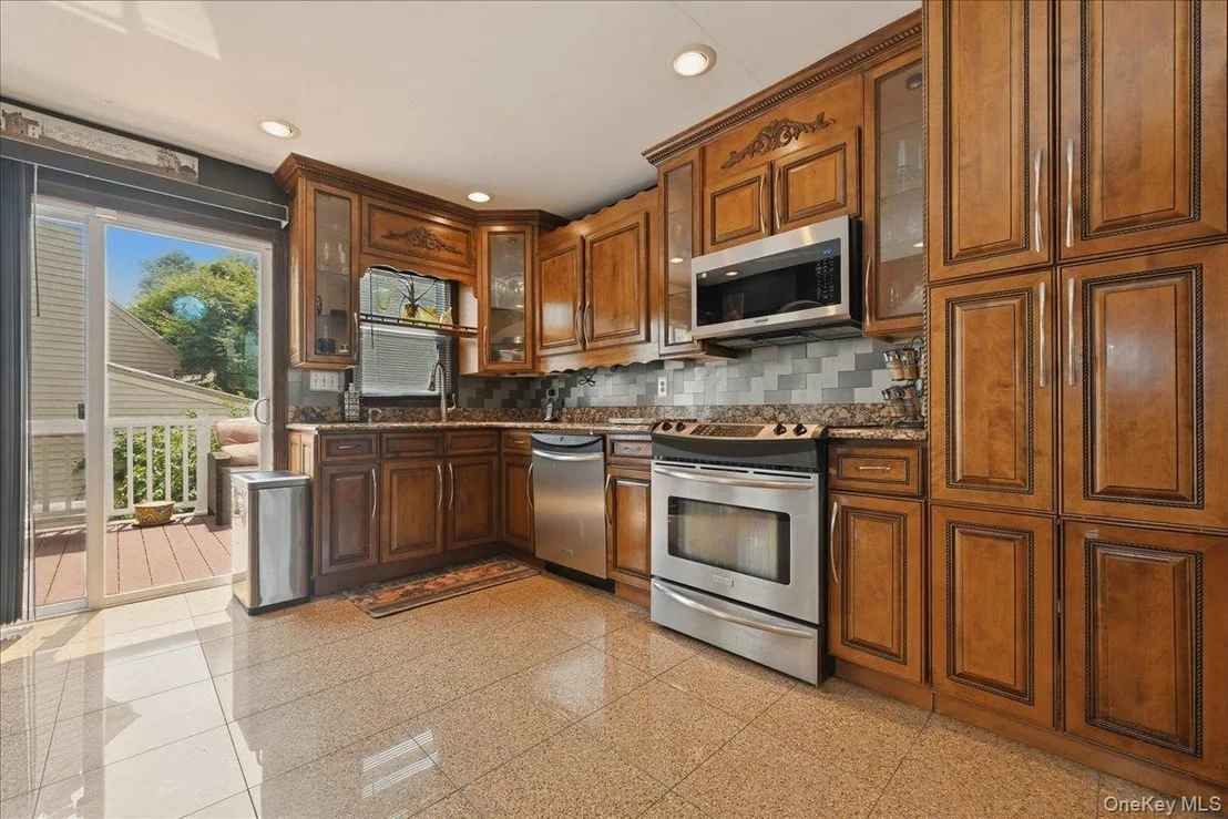 Photo of 844 Park Lane