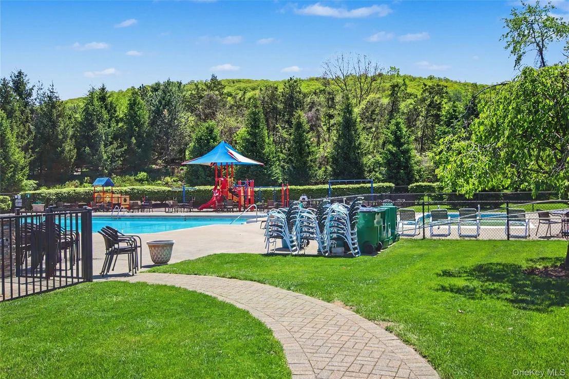 Photo of 760 Huntington Drive