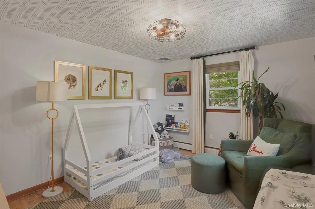 Photo of 16 Howland Road