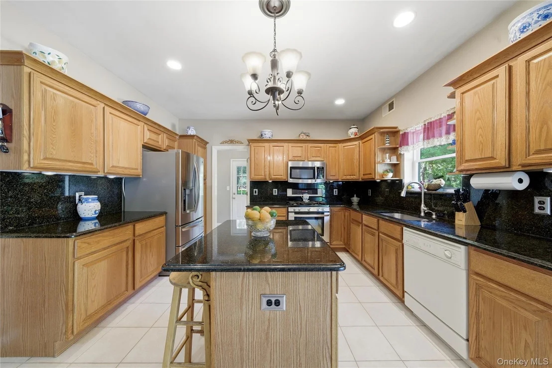 Photo of 9 Ridgefield Drive