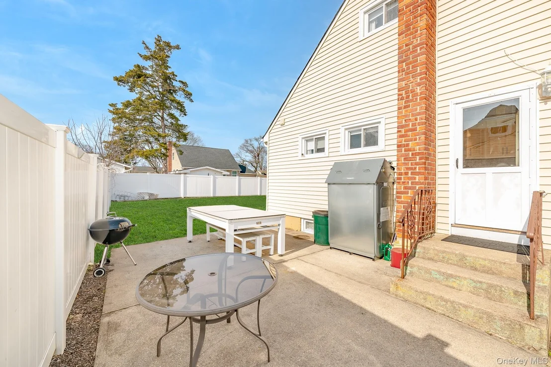 Photo of 385 Irving Street