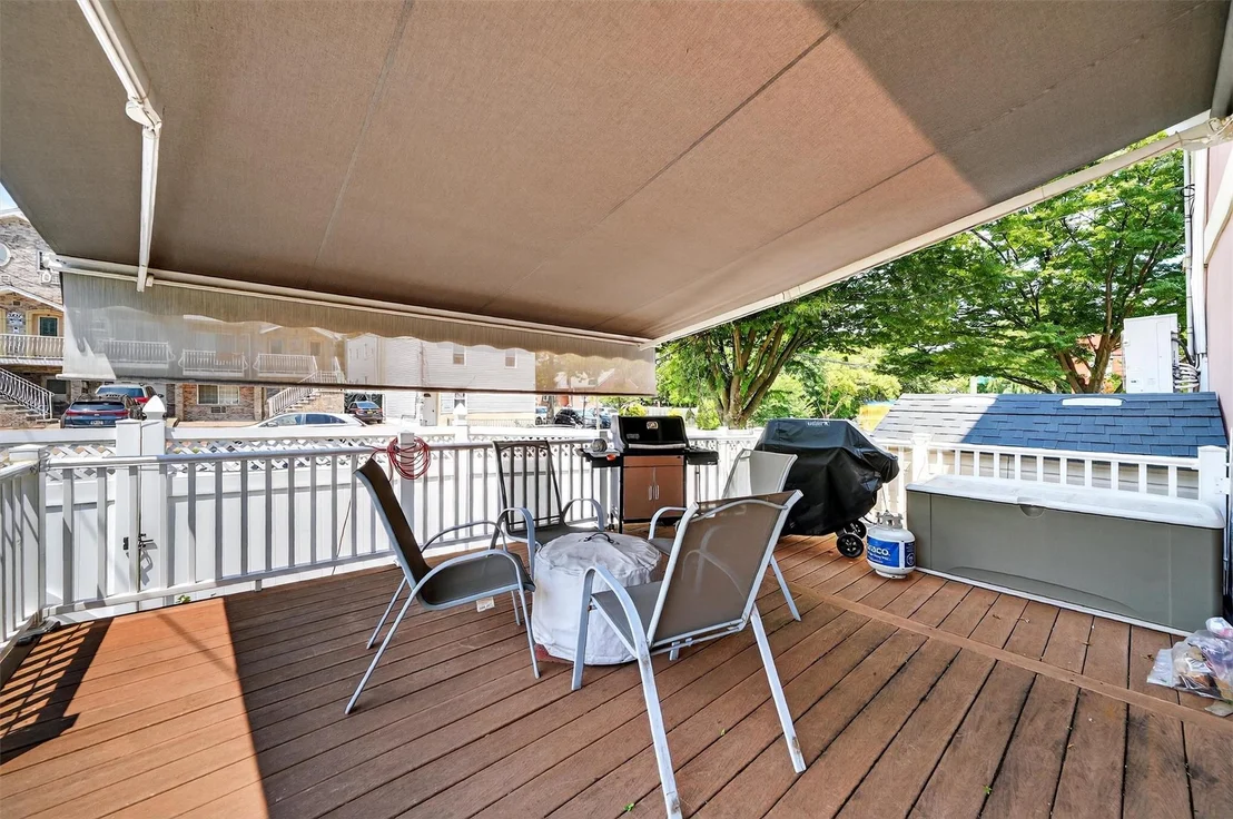 Photo of 767 Clarence Avenue