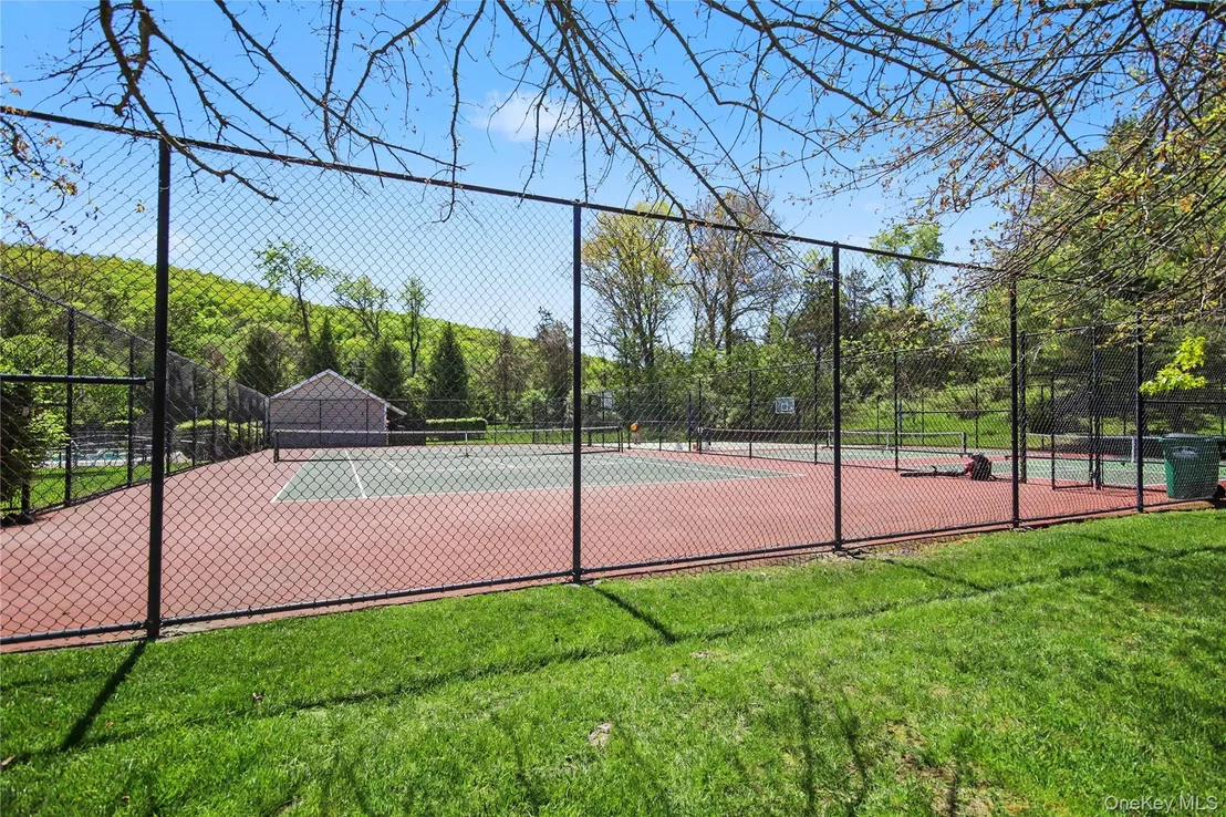 Photo of 760 Huntington Drive
