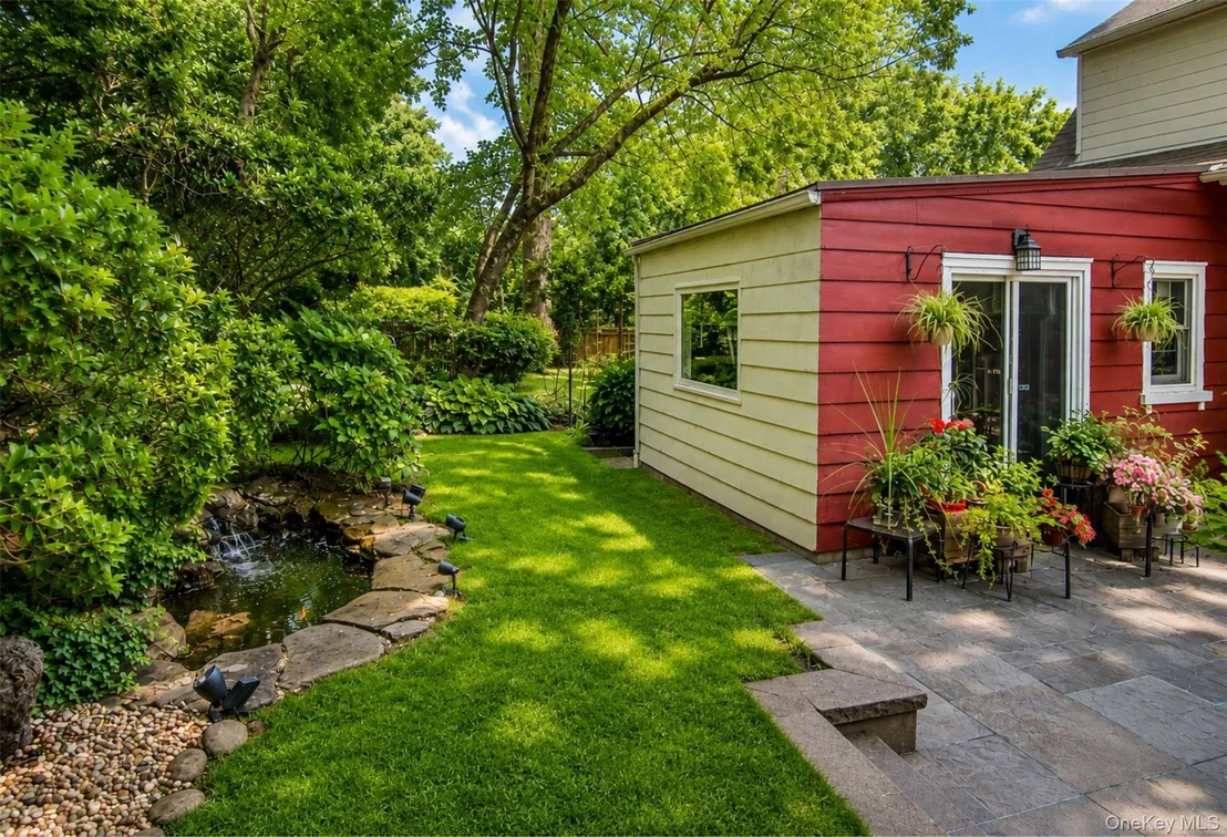 Photo of 579 Manor Lane