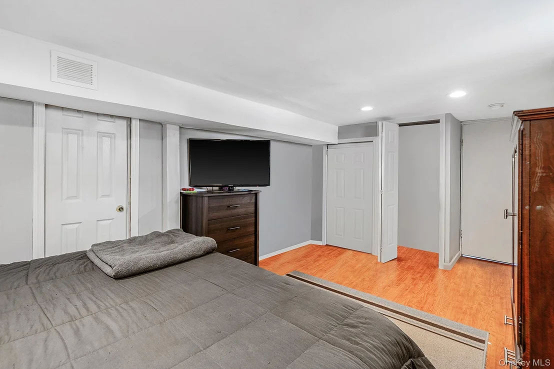 Photo of 121 Selden Boulevard