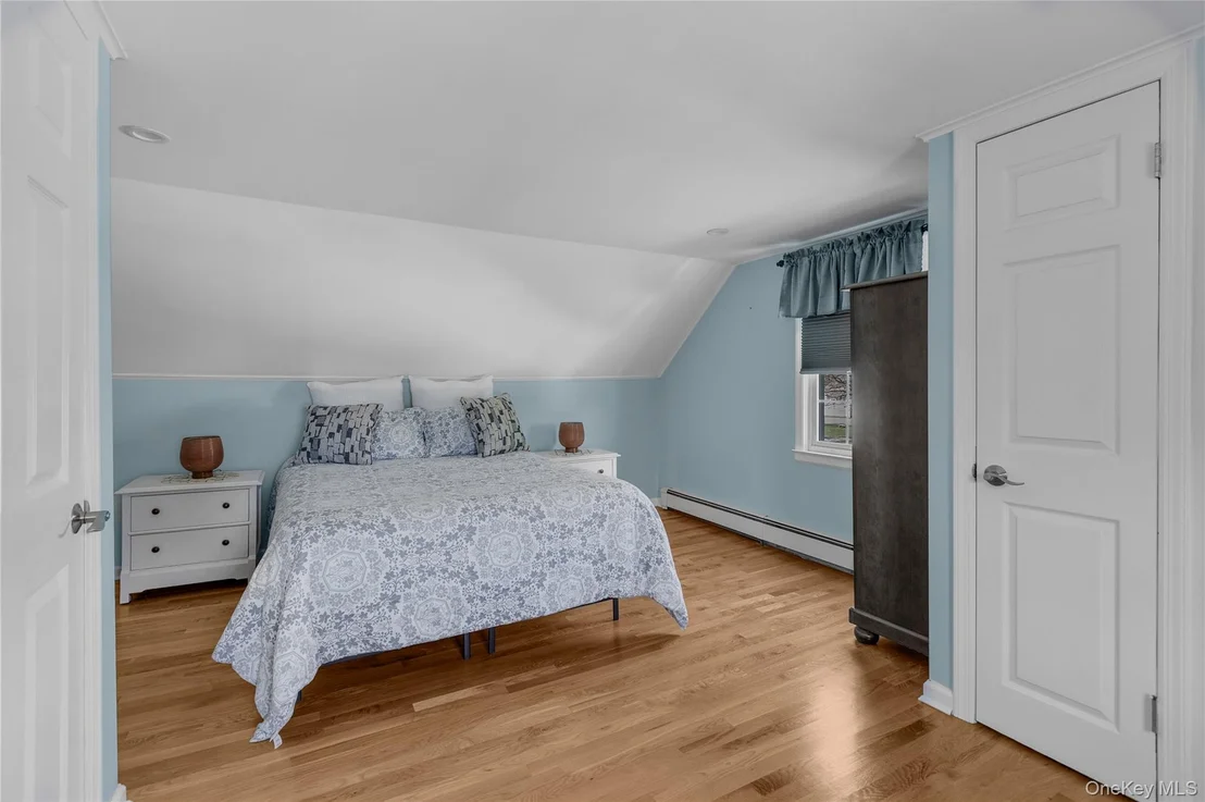 Photo of 113 Roosevelt Avenue