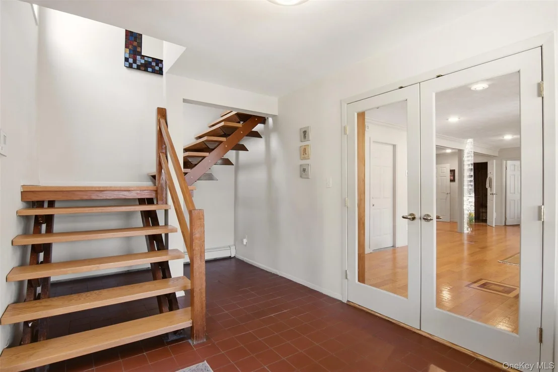 Photo of 6 Laurel Way