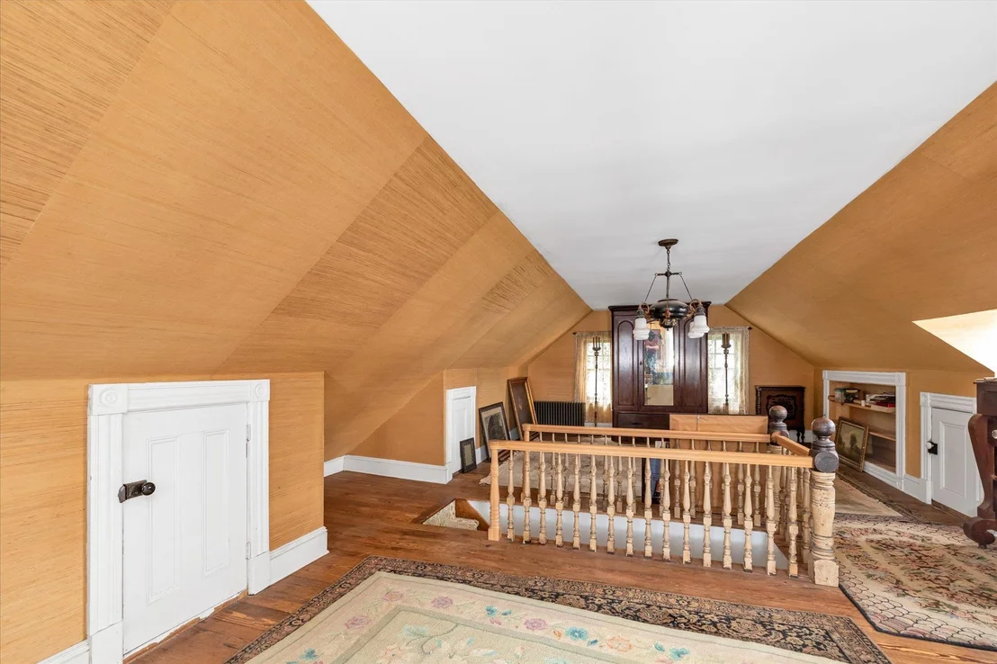 Photo of 2485 Park Avenue