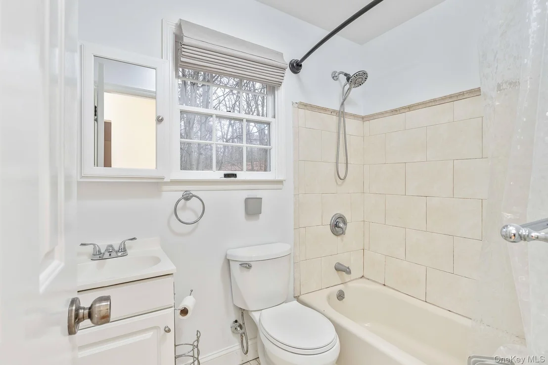 Photo of 451 River Road