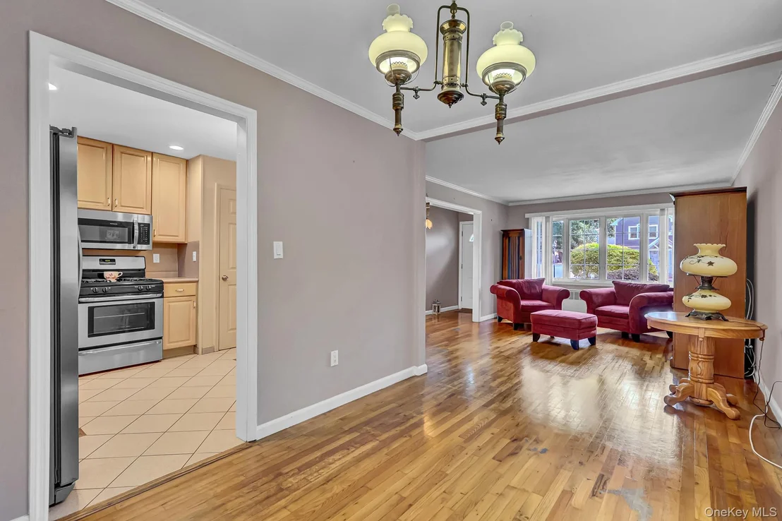 Photo of 948 Simon Place